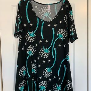 Large LuLaRoe Perfect Tee Teal and Black